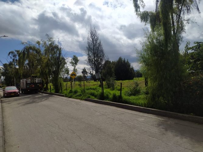 Lote en venta en Canelon, Cajicá, 2800 m² · foto 4 de 8