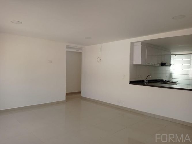 Apartamento de 2 alcobas en venta en Santa Barbara Oriental, Bogotá, 87 m² · foto 4 de 19
