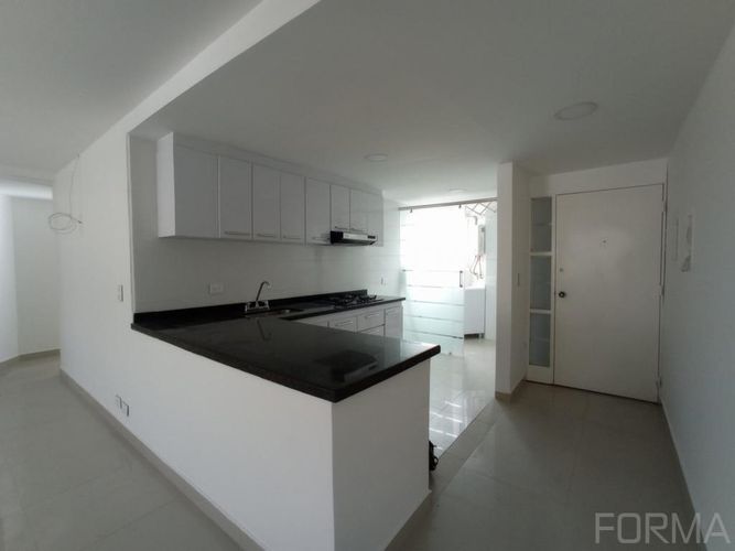 Apartamento de 2 alcobas en venta en Santa Barbara Oriental, Bogotá, 87 m² · foto 6 de 19
