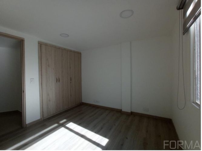 Apartamento de 2 alcobas en venta en Santa Barbara Oriental, Bogotá, 87 m² · foto 12 de 19