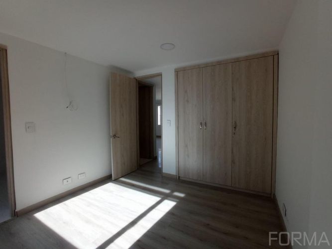 Apartamento de 2 alcobas en venta en Santa Barbara Oriental, Bogotá, 87 m² · foto 14 de 19