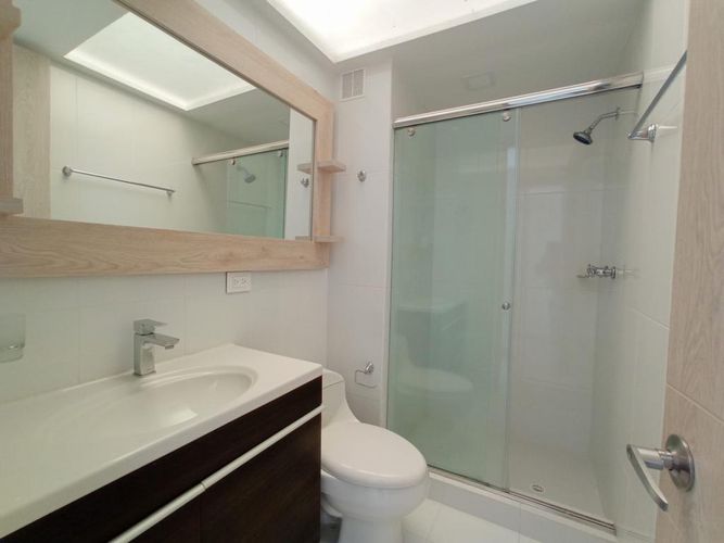 Apartamento de 2 alcobas en venta en Santa Barbara Oriental, Bogotá, 87 m² · foto 19 de 19