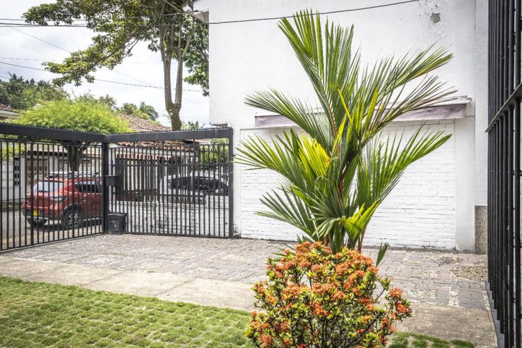 Casa en venta en El Refugio, Cali · foto 3 de 24
