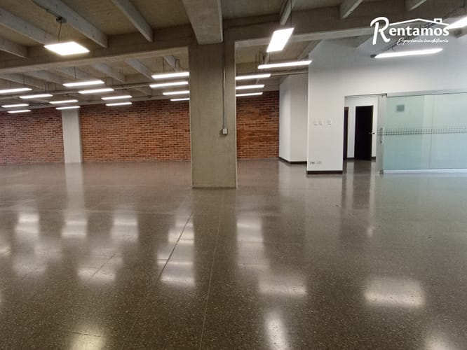Local en arriendo en Santa Fe, Medellín, 462 m² · foto 3 de 24