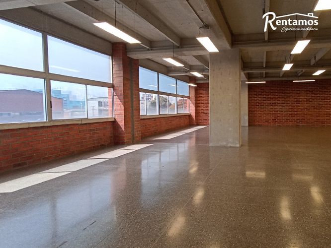 Local en arriendo en Santa Fe, Medellín, 462 m² · foto 10 de 24