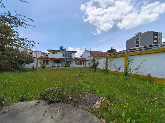 Casa de 3 alcobas en venta en Santa Maria De Los Lagos, Chía, 1000 m² · foto 2 de 21