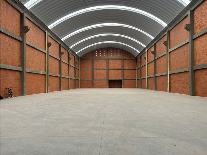 Bodega en arriendo en Cn Balcones De Toscana, Mosquera, 2126 m² · foto 5 de 11
