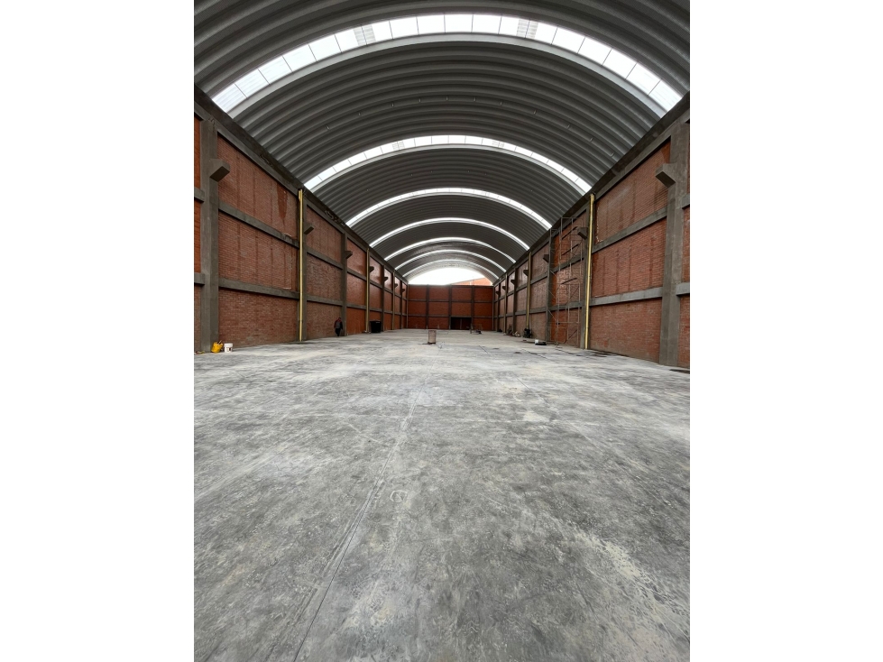 Bodega en arriendo en Cn Balcones De Toscana, Mosquera, 2126 m² · foto 7 de 11