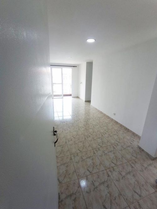 Apartamento de 3 alcobas en venta en Ub. Alferez Real I Etapa, Jamundí, 61 m² · foto 7 de 14