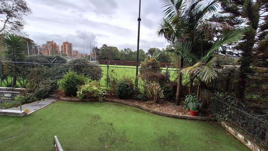 Apartamento de 3 alcobas en venta en La Calleja, Bogotá, 293 m² · foto 2 de 24