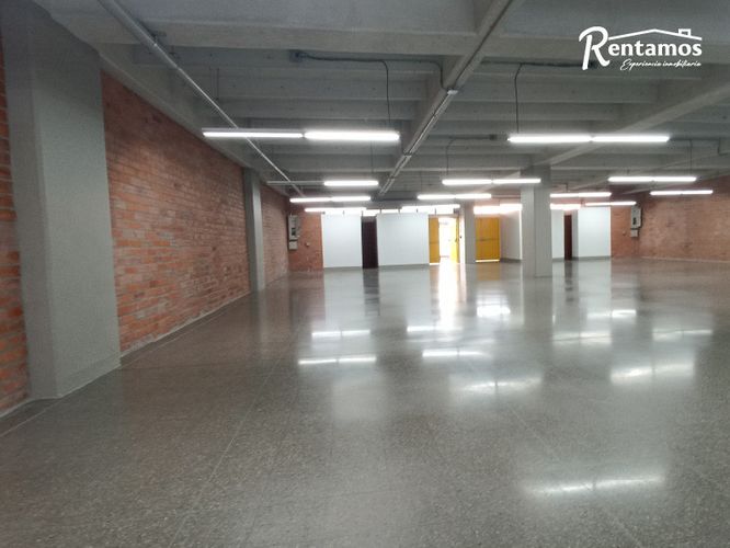 Local en arriendo en Santa Fe, Medellín, 233 m² · foto 3 de 9