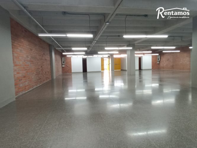 Local en arriendo en Shellmar, Medellín, 466 m² · foto 3 de 23