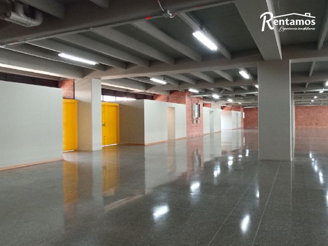 Local en arriendo en Santa Fe, Medellín, 924 m² · foto 3 de 24