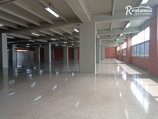 Local en arriendo en Santa Fe, Medellín, 924 m² · foto 5 de 24