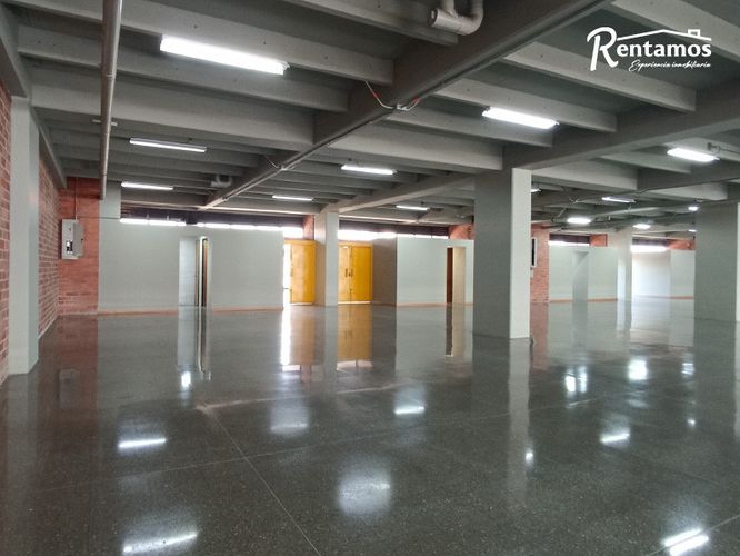 Local en arriendo en Santa Fe, Medellín, 924 m² · foto 8 de 24