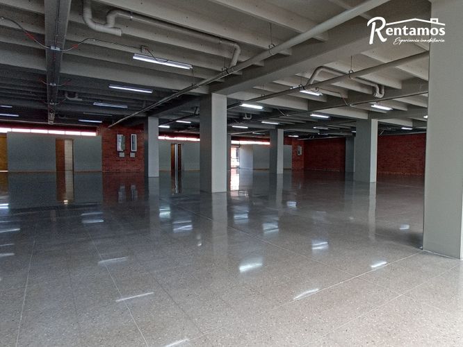 Local en arriendo en Santa Fe, Medellín, 924 m² · foto 10 de 24