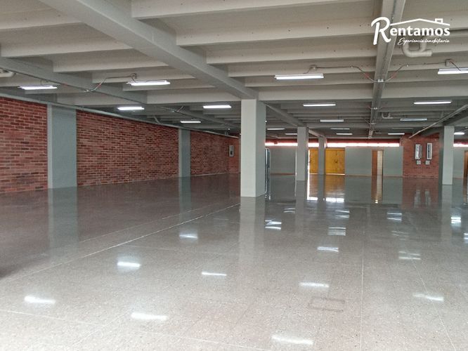 Local en arriendo en Santa Fe, Medellín, 924 m² · foto 12 de 24