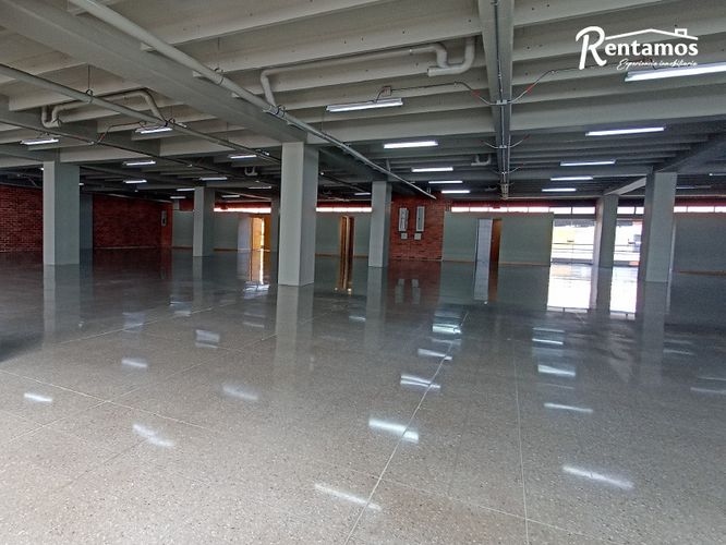 Local en arriendo en Santa Fe, Medellín, 924 m² · foto 14 de 24