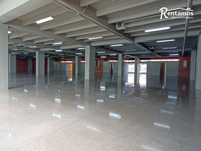 Local en arriendo en Santa Fe, Medellín, 924 m² · foto 16 de 24