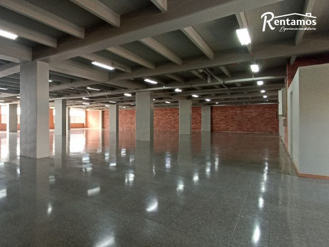 Local en arriendo en Santa Fe, Medellín, 924 m² · foto 22 de 24