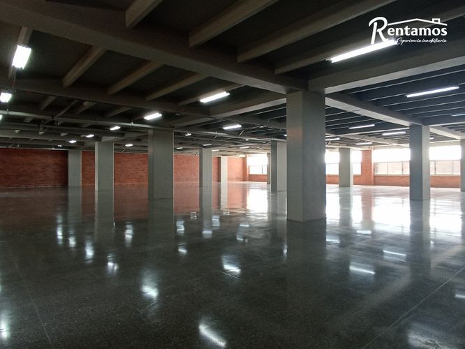Local en arriendo en Santa Fe, Medellín, 924 m² · foto 24 de 24