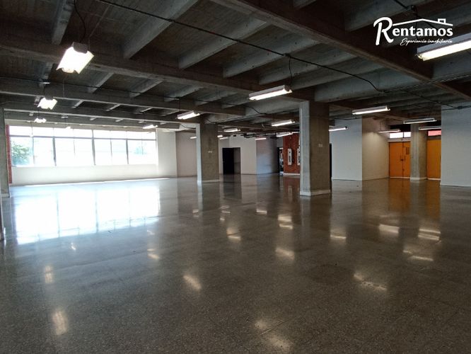 Local en arriendo en Santa Fe, Medellín, 558 m² · foto 5 de 24
