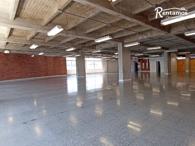 Local en arriendo en Santa Fe, Medellín, 558 m² · foto 7 de 24