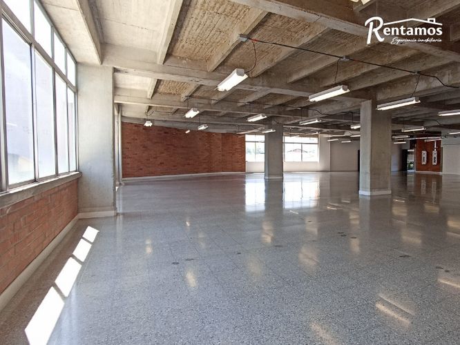 Local en arriendo en Santa Fe, Medellín, 558 m² · foto 8 de 24