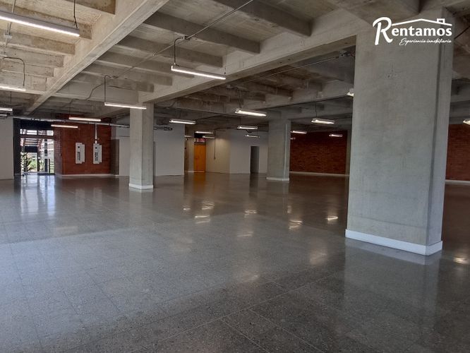 Local en arriendo en Santa Fe, Medellín, 558 m² · foto 9 de 24