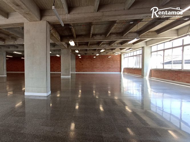 Local en arriendo en Santa Fe, Medellín, 558 m² · foto 11 de 24