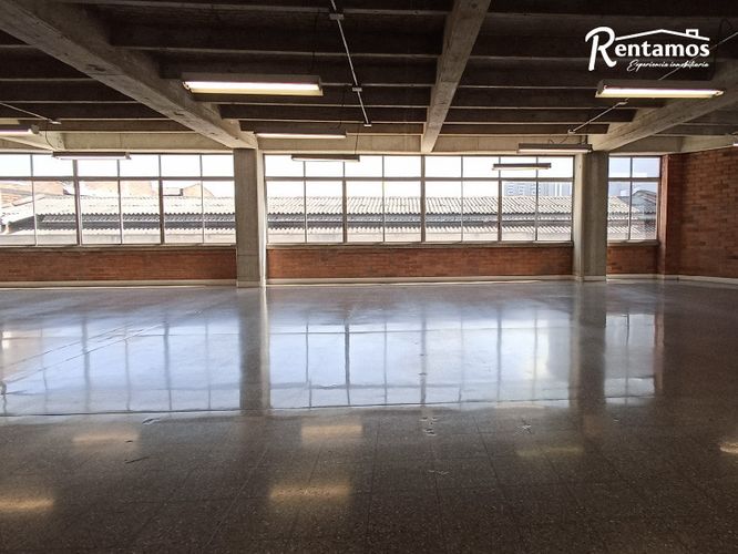 Local en arriendo en Santa Fe, Medellín, 558 m² · foto 12 de 24