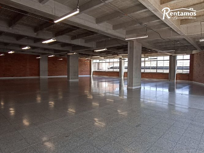 Local en arriendo en Santa Fe, Medellín, 558 m² · foto 17 de 24