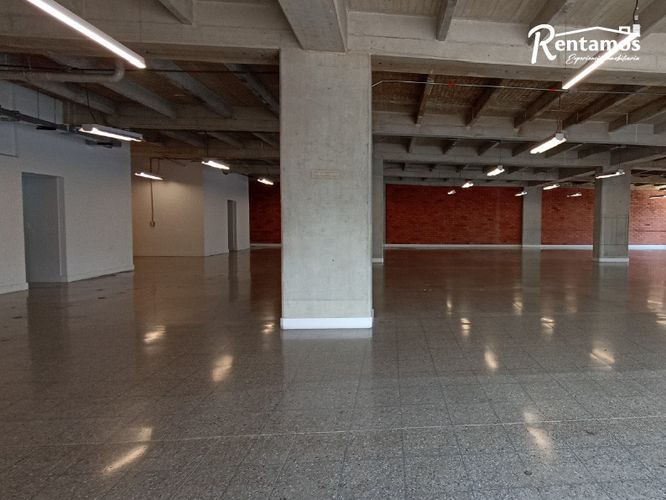 Local en arriendo en Santa Fe, Medellín, 558 m² · foto 19 de 24
