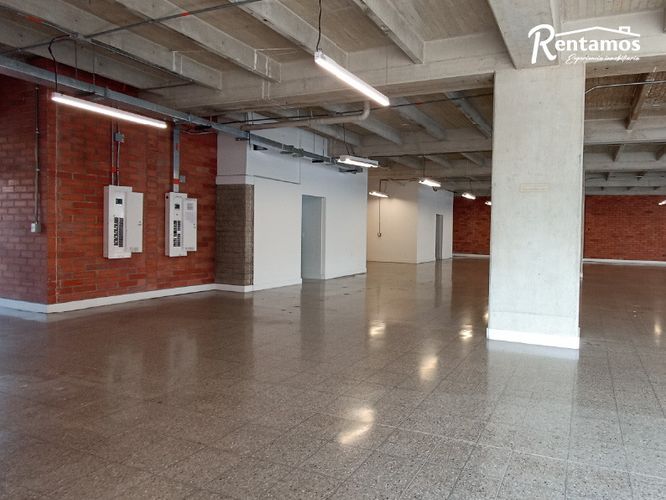 Local en arriendo en Santa Fe, Medellín, 558 m² · foto 20 de 24