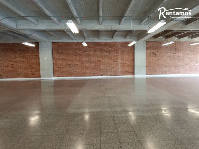 Local en arriendo en Santa Fe, Medellín, 558 m² · foto 22 de 24