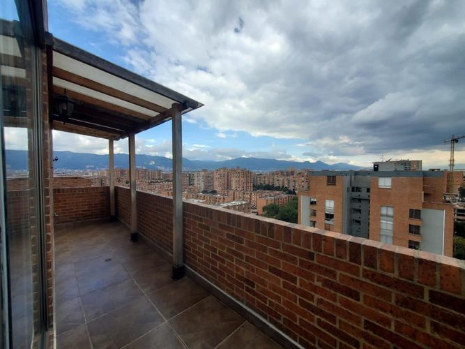 Apartamento de 4 alcobas en venta en Centro Comercial Parque La Colina, Bogotá, 215 m² · foto 13 de 20