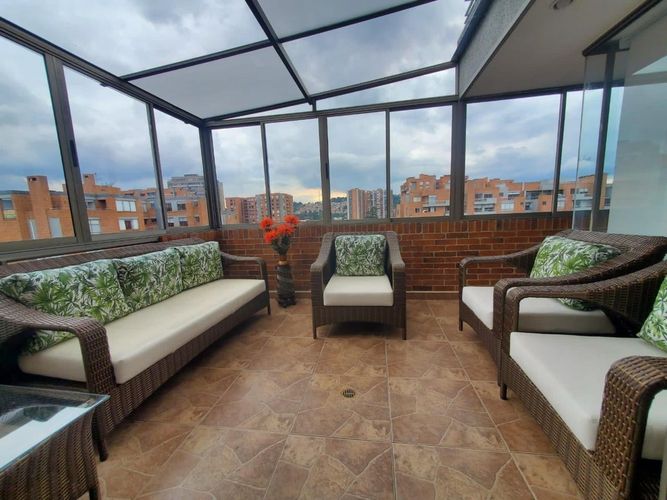 Apartamento de 4 alcobas en venta en Centro Comercial Parque La Colina, Bogotá, 215 m² · foto 14 de 20