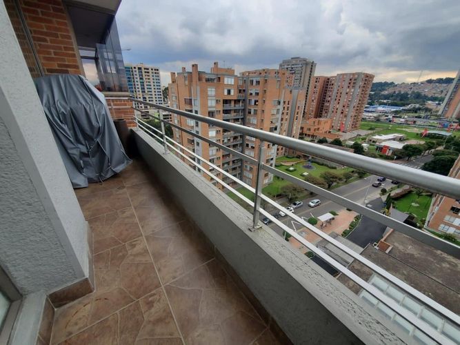 Apartamento de 4 alcobas en venta en Centro Comercial Parque La Colina, Bogotá, 215 m² · foto 15 de 20