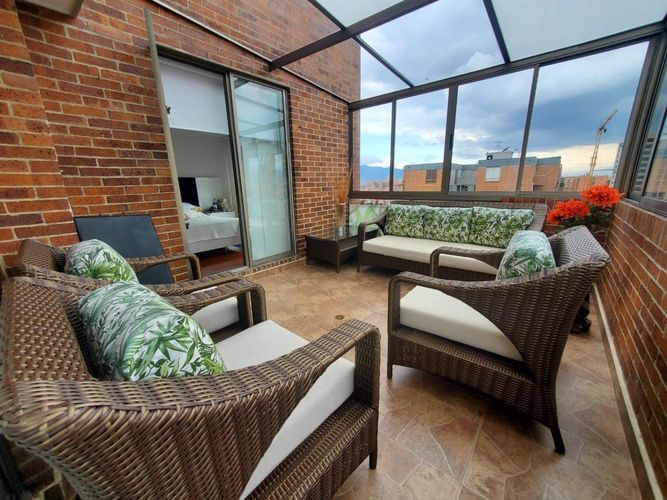Apartamento de 4 alcobas en venta en Centro Comercial Parque La Colina, Bogotá, 215 m² · foto 17 de 20