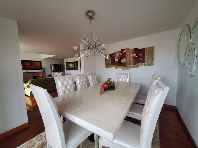 Apartamento de 4 alcobas en venta en Centro Comercial Parque La Colina, Bogotá, 215 m² · foto 3 de 20