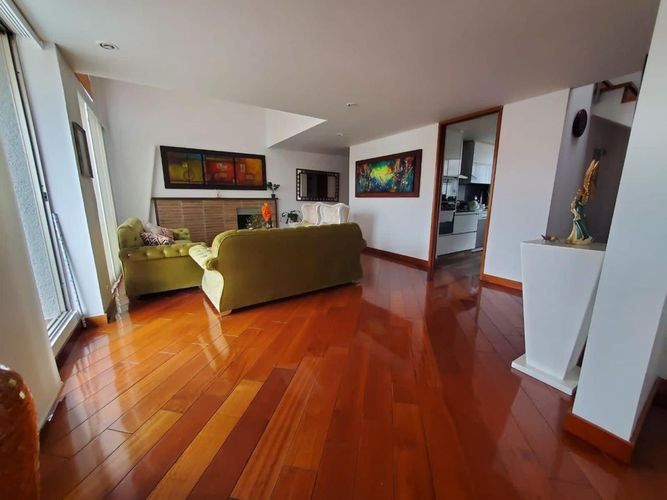 Apartamento de 4 alcobas en venta en Centro Comercial Parque La Colina, Bogotá, 215 m² · foto 4 de 20
