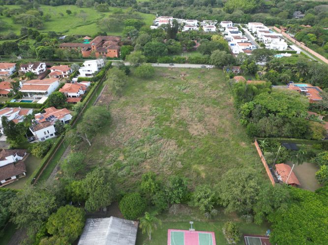 Lote en venta en Cali, 12264 m² · foto 4 de 17
