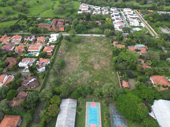 Lote en venta en Cali, 12264 m² · foto 8 de 17