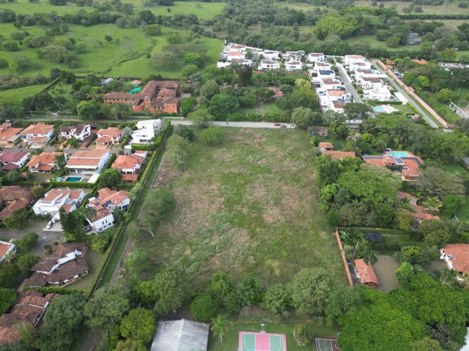 Lote en venta en Cali, 12264 m² · foto 7 de 17