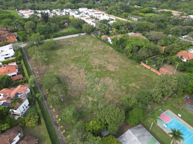 Lote en venta en Cali, 12264 m² · foto 13 de 17