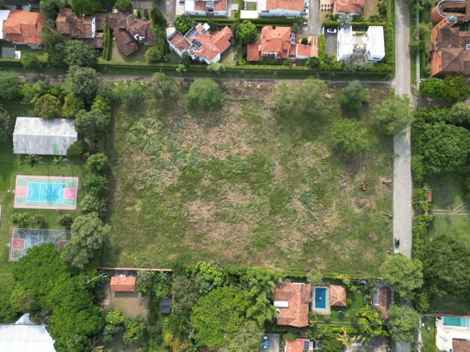 Lote en venta en Cali, 12264 m² · foto 10 de 17