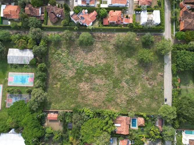 Lote en venta en Cali, 12264 m² · foto 9 de 17