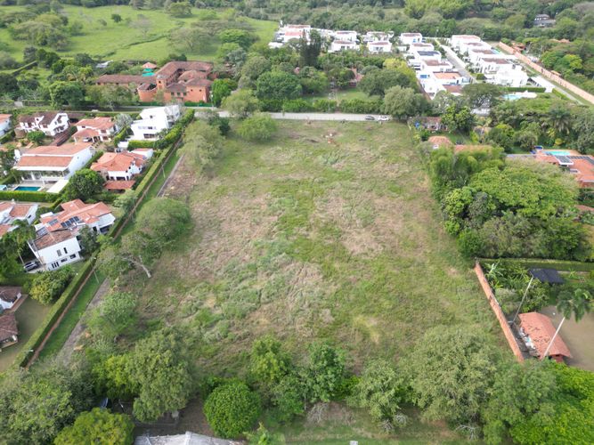 Lote en venta en Cali, 12264 m² · foto 12 de 17