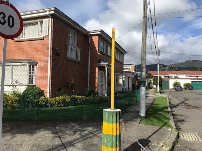 Casa de 4 alcobas en venta en La Calleja, Bogotá, 383 m² · foto 2 de 21