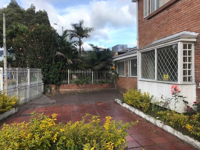 Casa de 4 alcobas en venta en La Calleja, Bogotá, 383 m² · foto 3 de 21